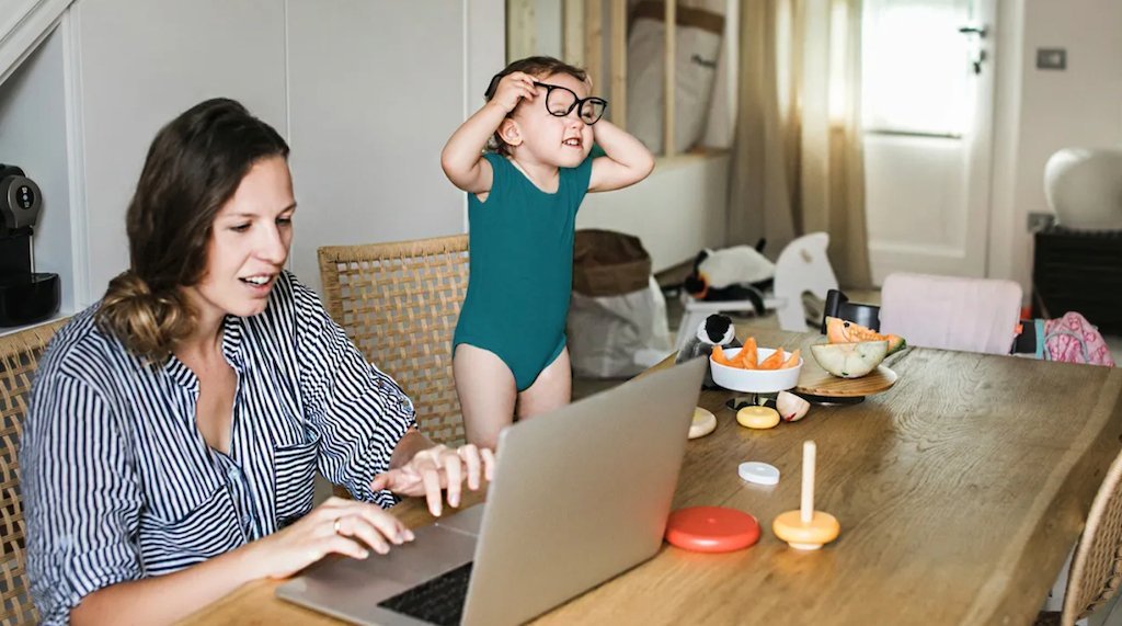 How to Keep Your Finances Safe Online - Little Kids Business